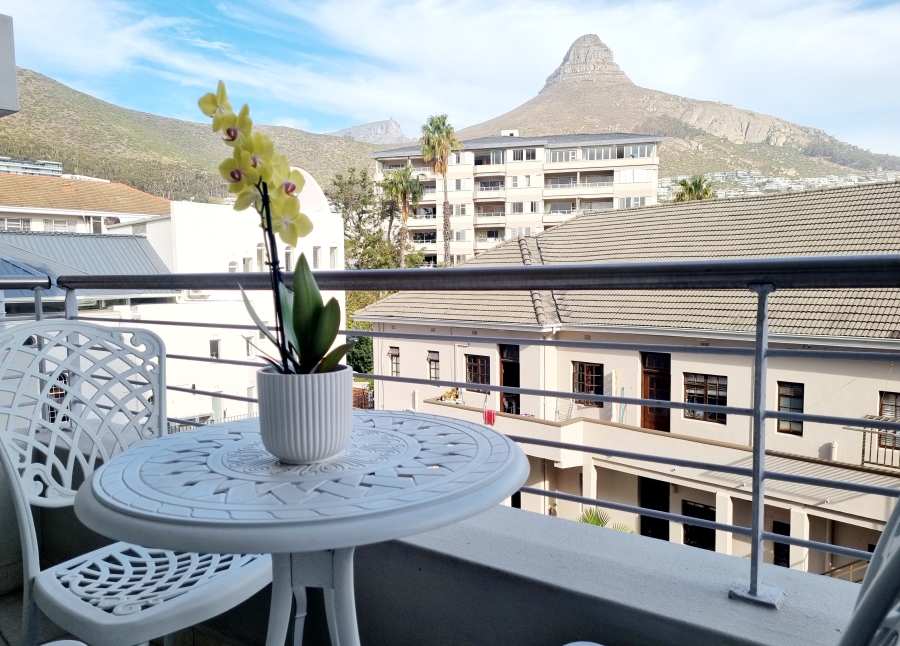 To Let 1 Bedroom Property for Rent in Sea Point Western Cape